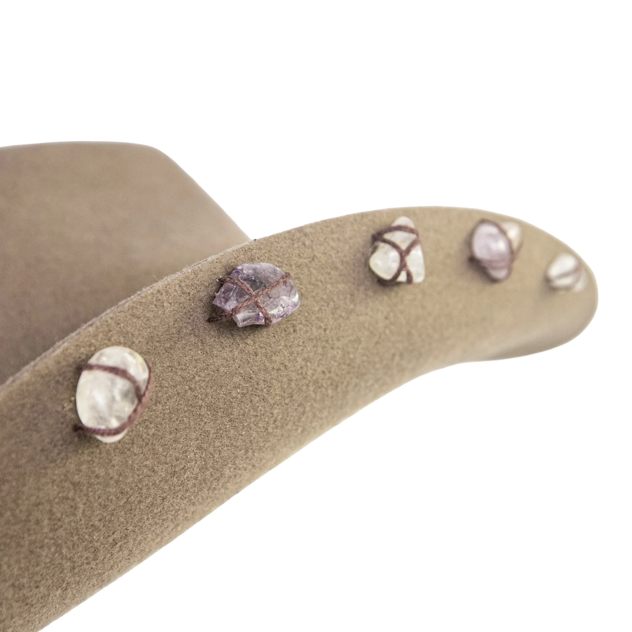 chapeu-cosmos-la-pedras-quartzo-luxo-yara-atelier(2)