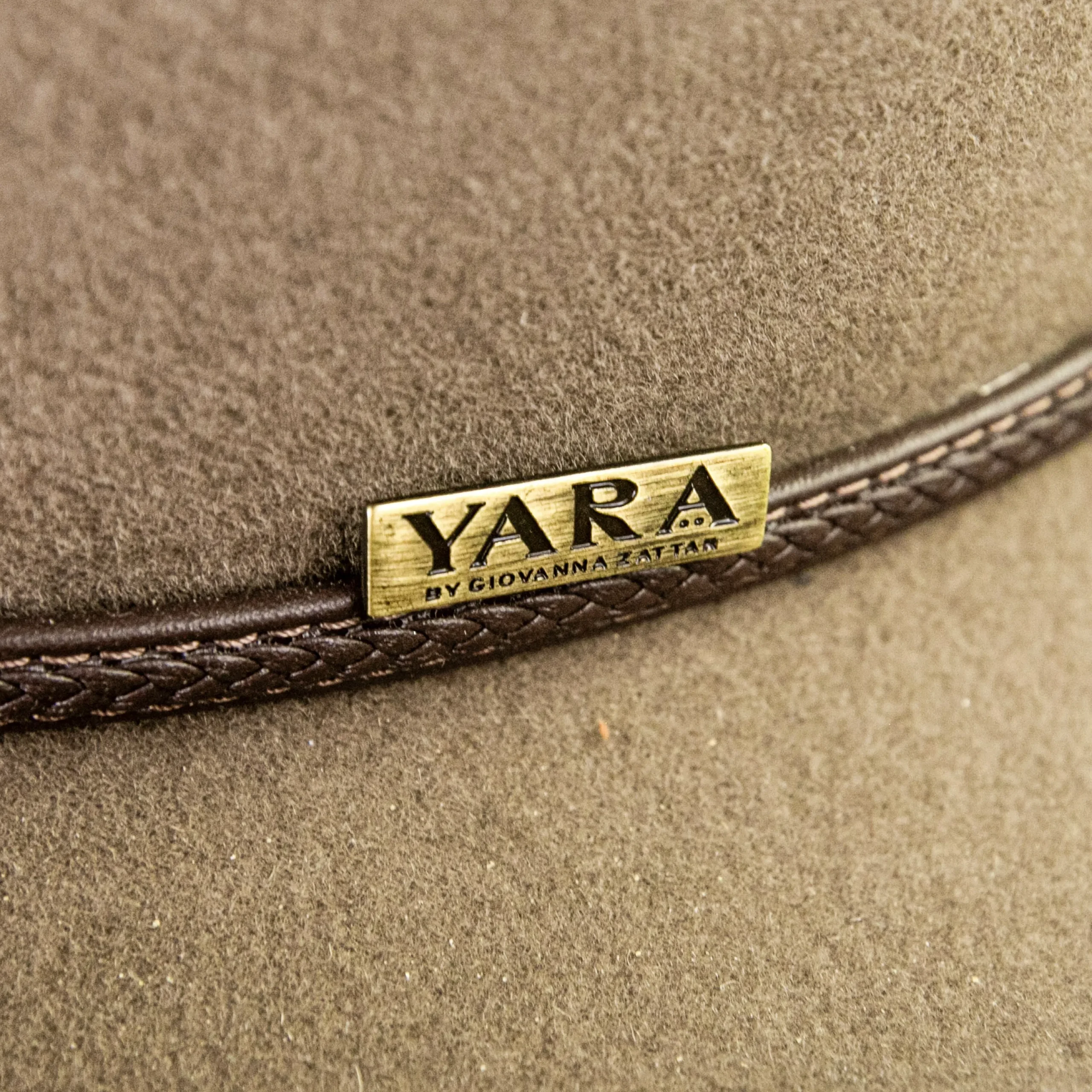 chapeu-cosmos-la-pedras-quartzo-luxo-yara-atelier(3)