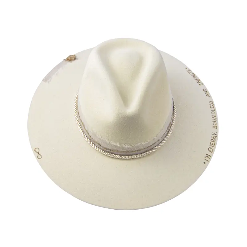 chapeu-fedora-hemera-suede-branco-aba-reta-luxo-yara-atelier(16)