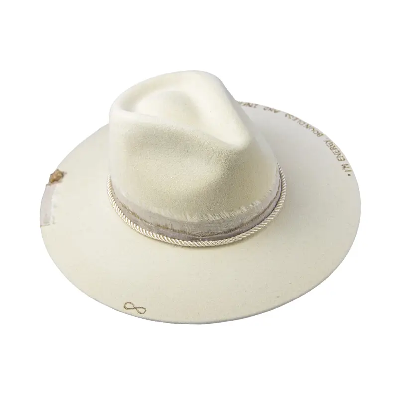 chapeu-fedora-hemera-suede-branco-aba-reta-luxo-yara-atelier(9)