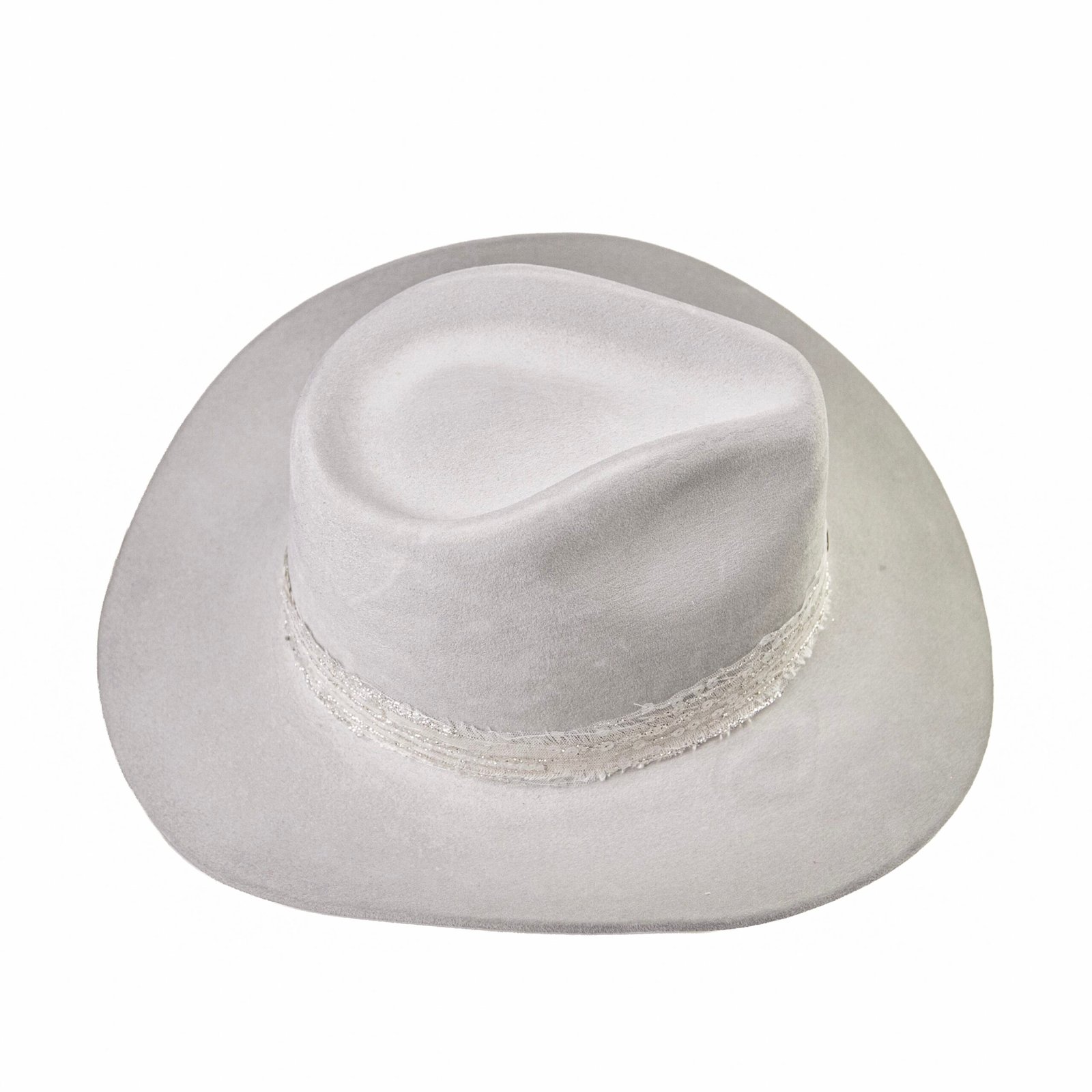 chapeu-fedora-senna-suede-cinza-luxo-brilho-yara-atelier(17)