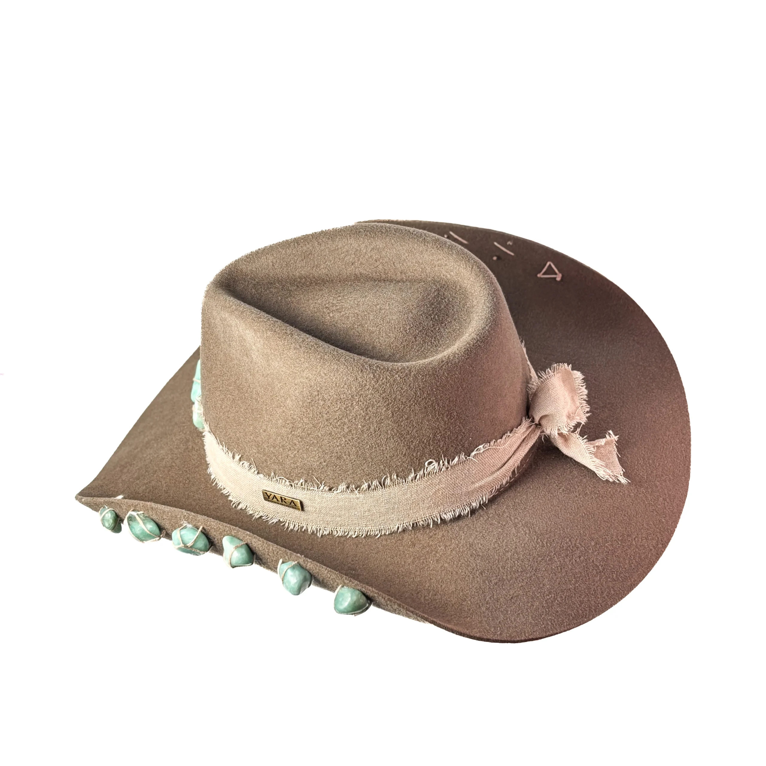 chapeu-fedora-la-caqui-cosmos-turquesa-yara-atelier-5
