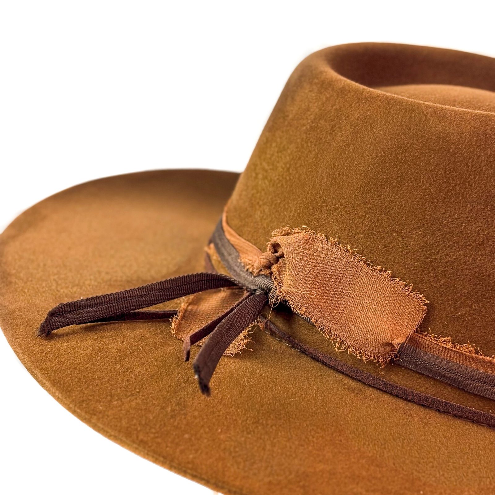chapeu-fedora-suede-marrom-contas-yara-atelier-11