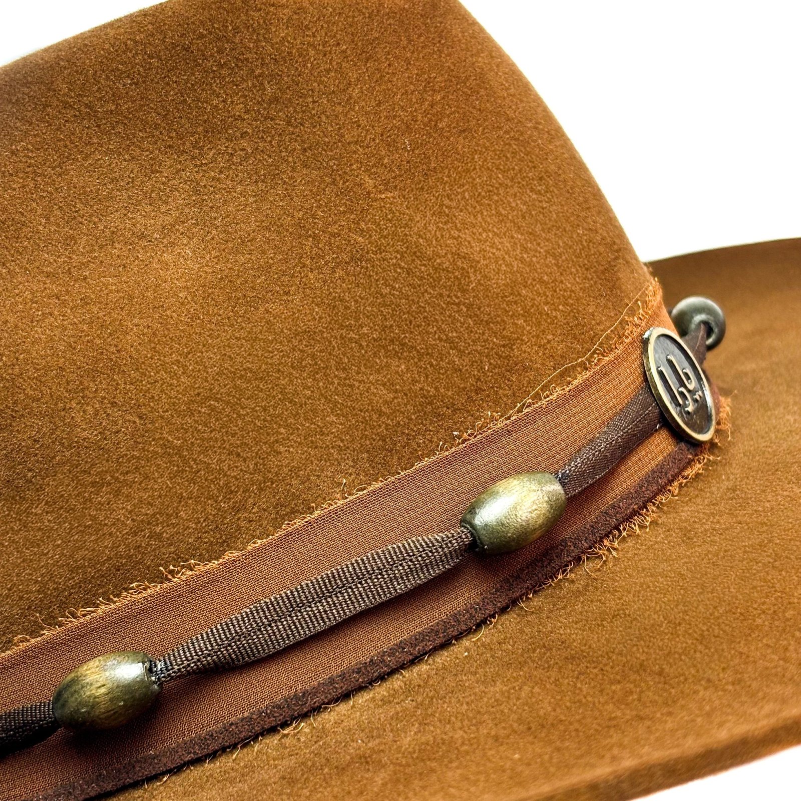 chapeu-fedora-suede-marrom-contas-yara-atelier-3